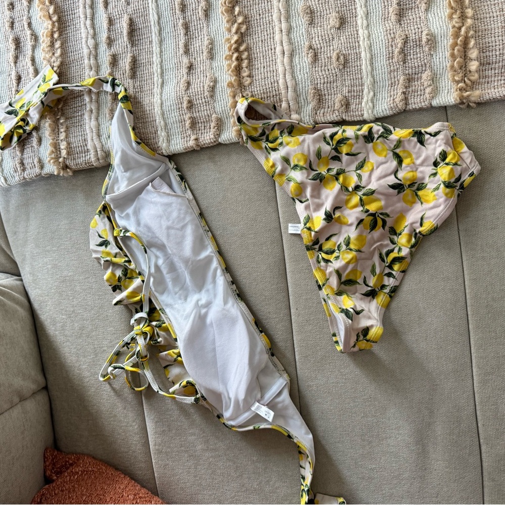 Lemon Bikini Set - Picture 2 of 3